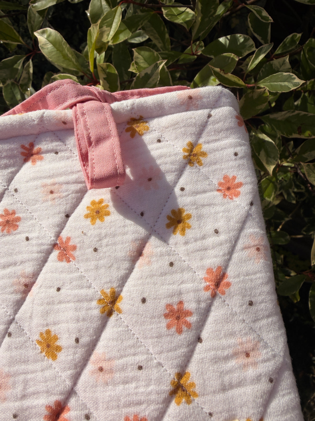 White Floral Kindle Sleeve | SAMPLE SALE