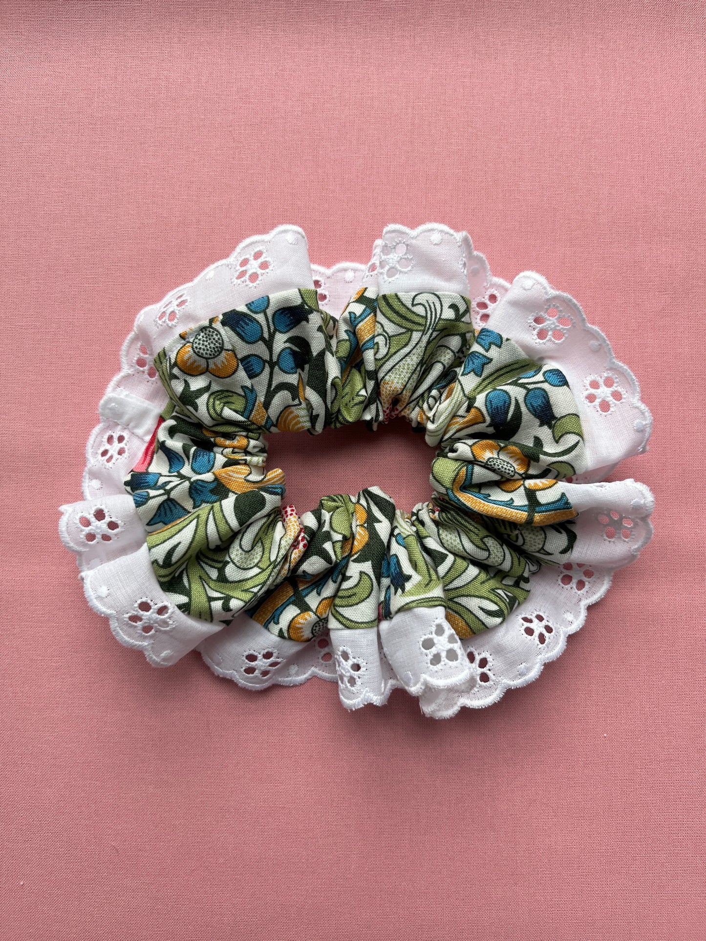 William Morris Print | Trimmed Scrunchie