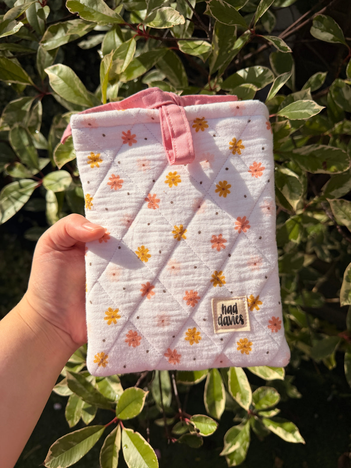 White Floral Kindle Sleeve | SAMPLE SALE
