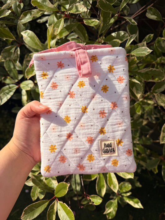 White Floral Kindle Sleeve | SAMPLE SALE