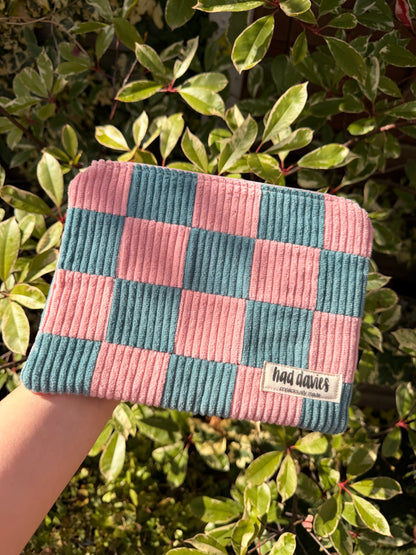 Pink & Seafoam Checkerboard Medium Flat Pouch | SAMPLE SALE