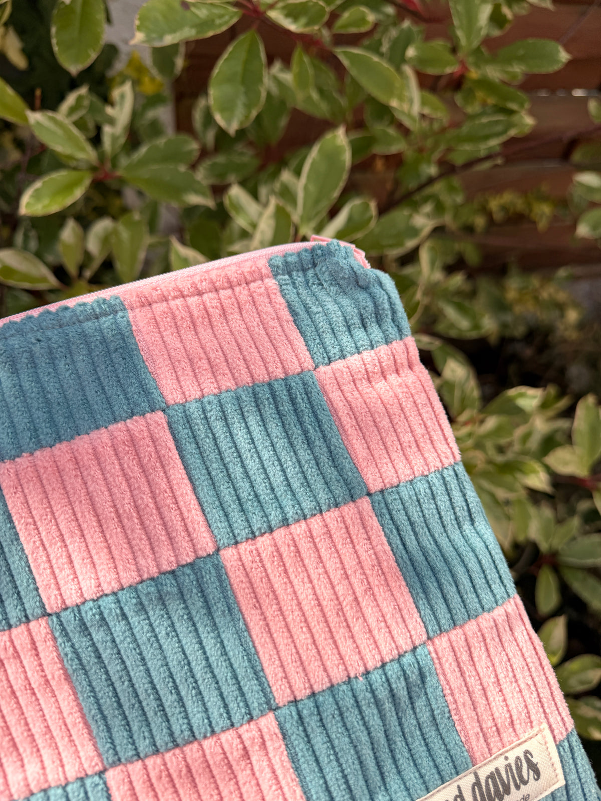 Pink & Seafoam Checkerboard Medium Flat Pouch | SAMPLE SALE