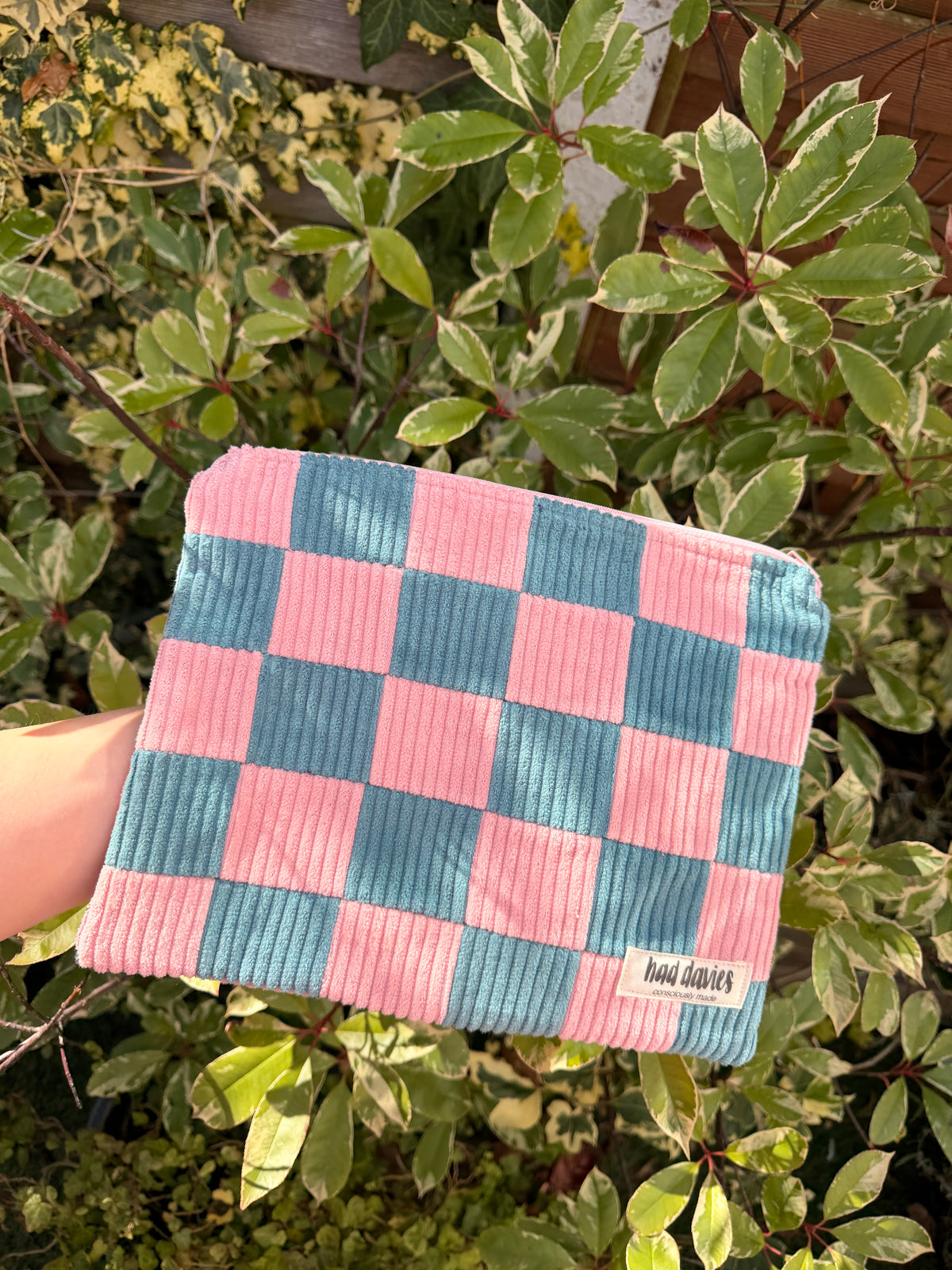 Pink & Seafoam Checkerboard Large Flat Pouch | SAMPLE SALE